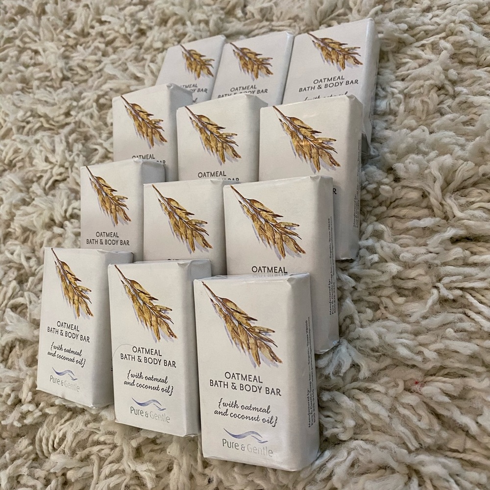 🌿 12 Oatmeal & Coconut Exfoliating Bar Soap
